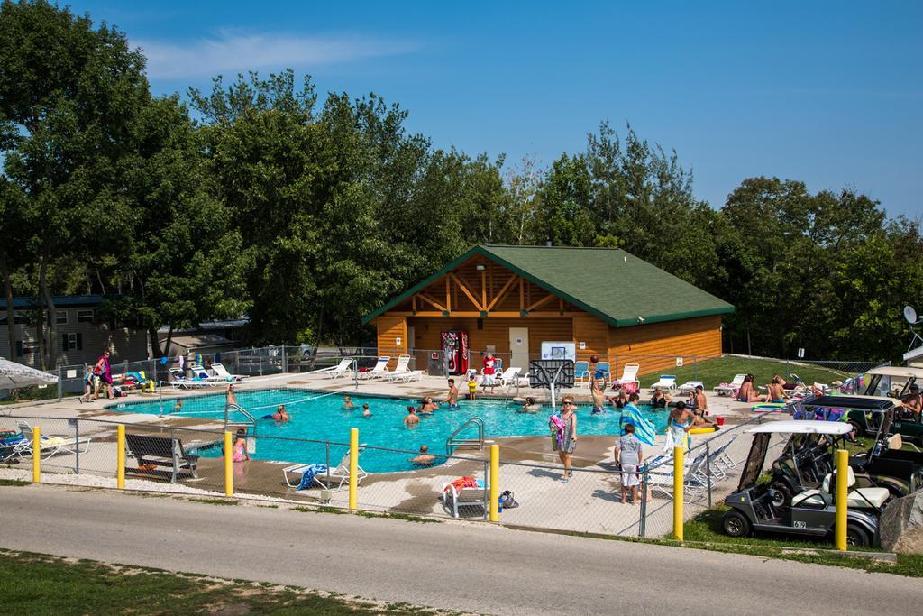 Plymouth Rock Camping Resort Rustic Cabin Elkhart Lake Extérieur photo