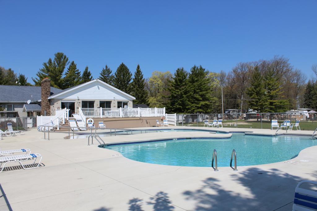 Plymouth Rock Camping Resort Rustic Cabin Elkhart Lake Extérieur photo