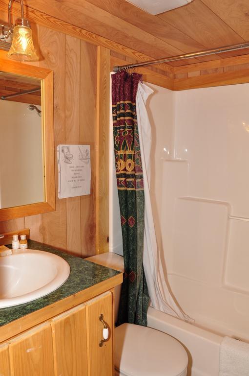 Plymouth Rock Camping Resort Rustic Cabin Elkhart Lake Extérieur photo